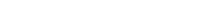 Umat Islam membagikan makanan kepada tetangganya yang beragama Hindu saat silaturahmi dalam tradisi ngejot di Banjar ...